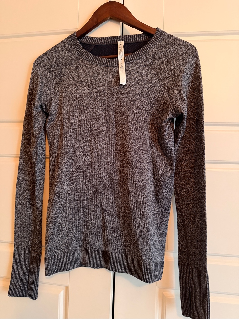 Lululemon Women’s Rest Less Ribbed Pattern Long Sleeve Pullover - Women’s 8